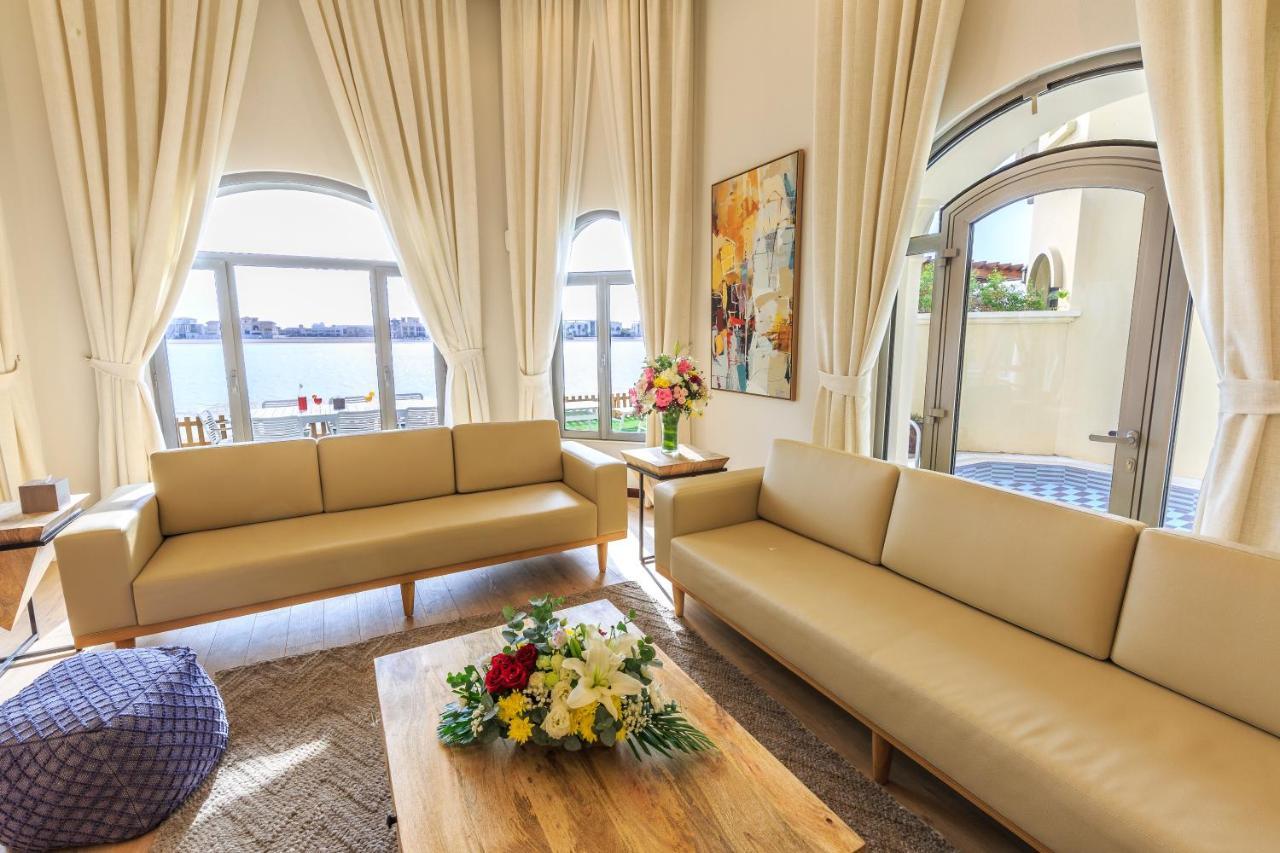 The S Holiday Homes - Stunning 5 Bedrooms Villa At The Palm Jumeirah With Private Beach And Pool Дубай Экстерьер фото